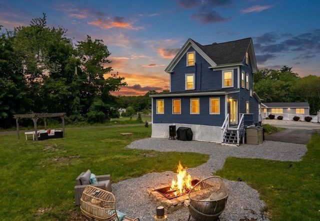 83 Elm St, Salisbury, MA 01952