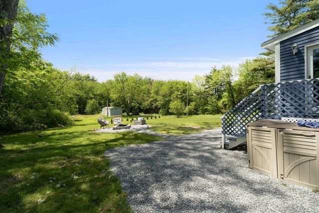 83 Elm St, Salisbury, MA 01952