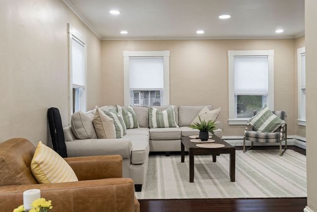 83 Elm St, Salisbury, MA 01952