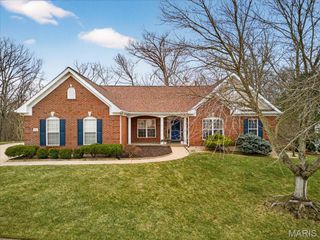 1304 Kiefer Bluffs Drive, Ballwin, MO 63021