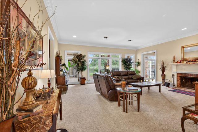 5517 Lake Side Drive, Bossier City, LA 71111