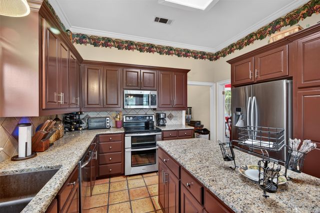 5517 Lake Side Drive, Bossier City, LA 71111