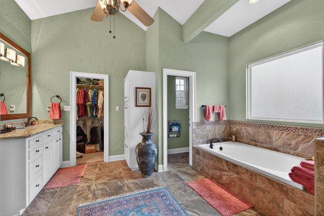 5517 Lake Side Drive, Bossier City, LA 71111