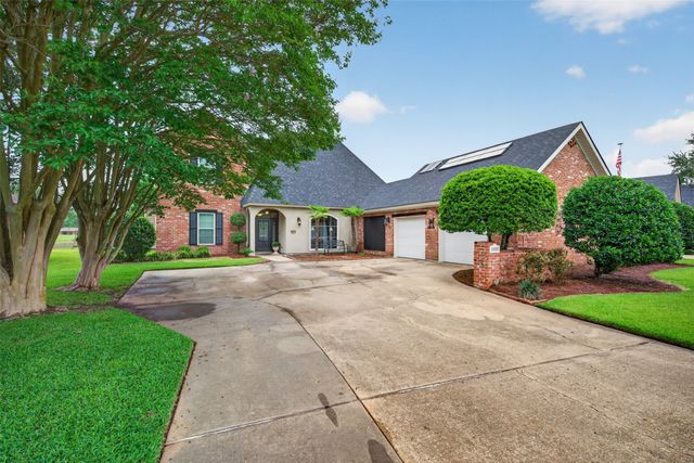 5517 Lake Side Drive, Bossier City, LA 71111