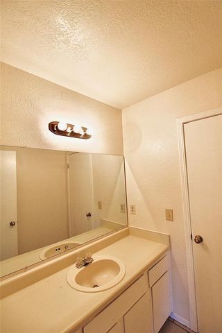 2336 Heatherfield Lane, Norman, OK 73071