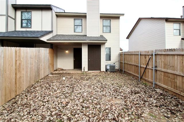 2336 Heatherfield Lane, Norman, OK 73071