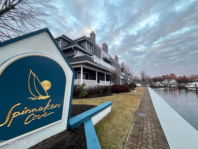 210 Spinnakers Cove, Toms River, NJ 08753