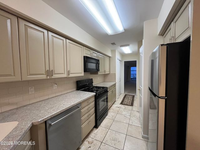210 Spinnakers Cove, Toms River, NJ 08753
