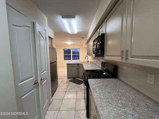 210 Spinnakers Cove, Toms River, NJ 08753
