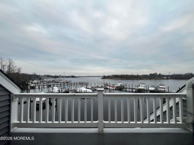 210 Spinnakers Cove, Toms River, NJ 08753