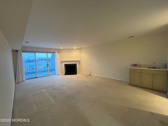 210 Spinnakers Cove, Toms River, NJ 08753