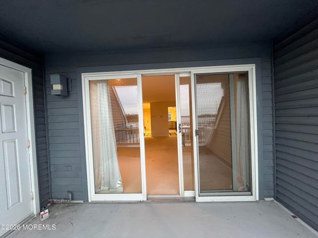 210 Spinnakers Cove, Toms River, NJ 08753