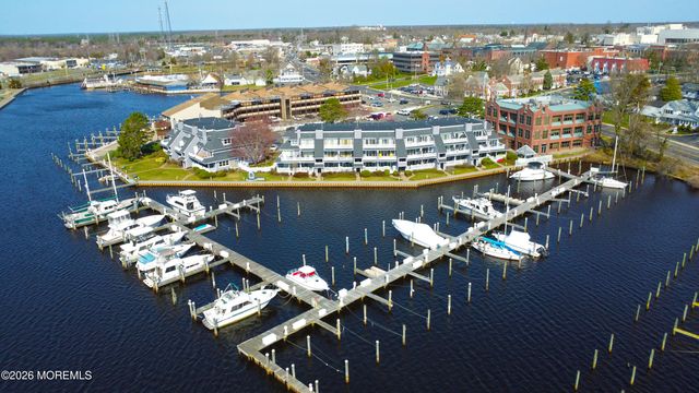 210 Spinnakers Cove, Toms River, NJ 08753