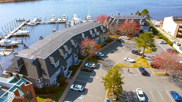 210 Spinnakers Cove, Toms River, NJ 08753