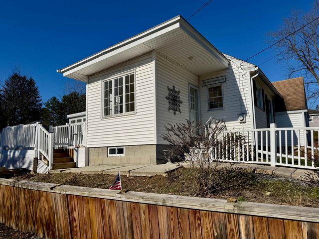 2 Pine Road, Bennington, VT 05201