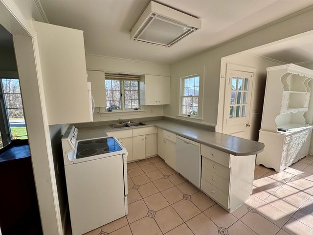 2 Pine Road, Bennington, VT 05201