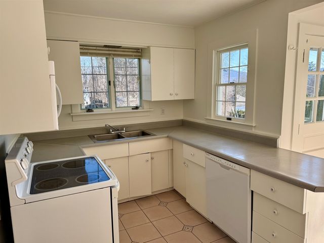 2 Pine Road, Bennington, VT 05201