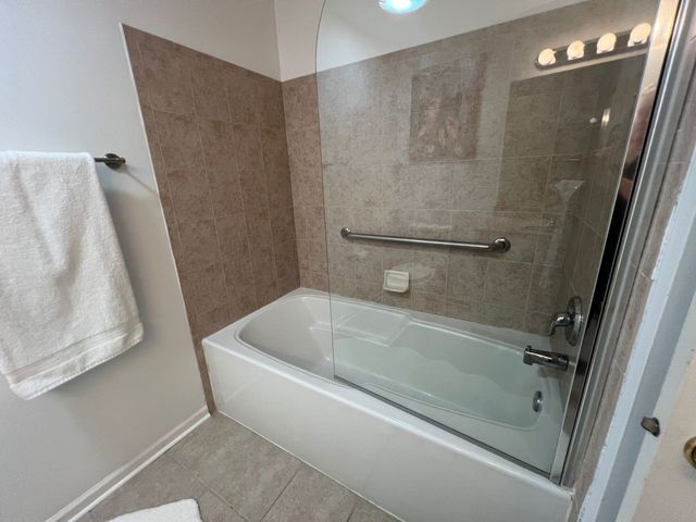 855 E 22nd Street 206, Lombard, IL 60148