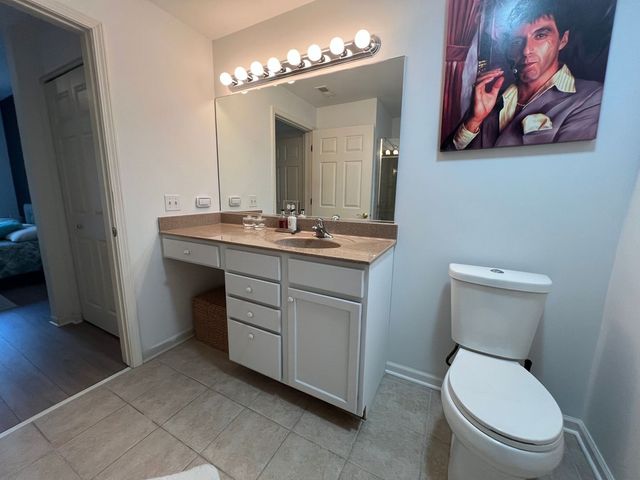 855 E 22nd Street 206, Lombard, IL 60148