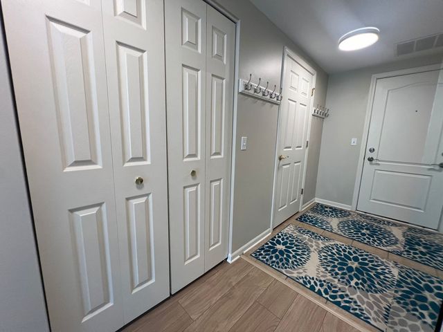 855 E 22nd Street 206, Lombard, IL 60148