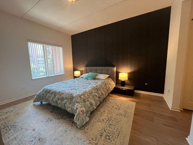 855 E 22nd Street 206, Lombard, IL 60148