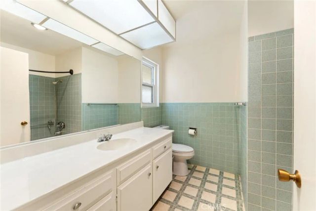 1160 Rosewood Place, Hemet, CA 92543