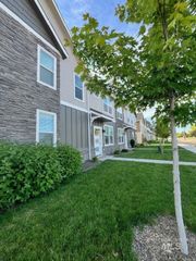 5990 S Jessenia Ln, Boise, ID 83709