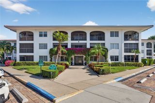 5 High Point CIR W 303, Naples, FL 34103