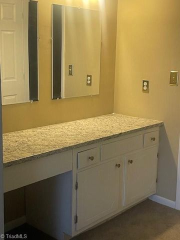 131 Cedar Cove Lane, Winston-salem, NC 27104
