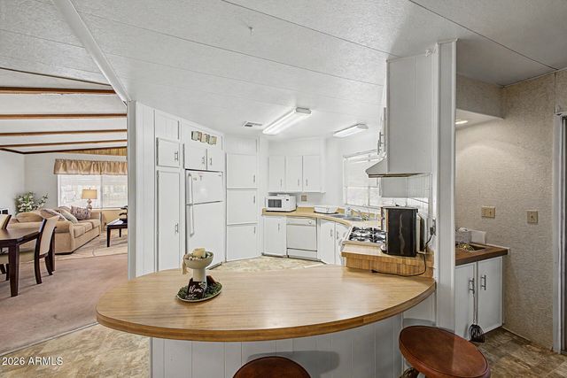 25631 S MONTANA Avenue, Sun Lakes, AZ 85248