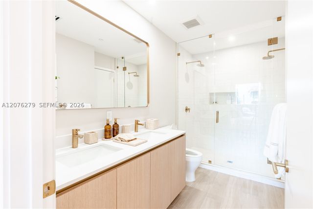 90 NE 32nd St 202, Miami, FL 33137