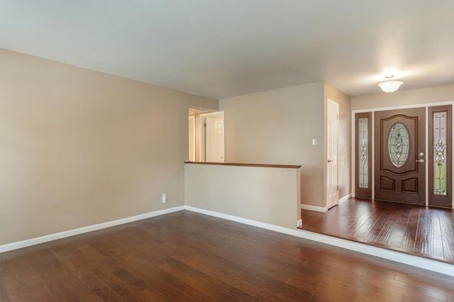 7249 Pine View Dr, Folsom, CA 95630