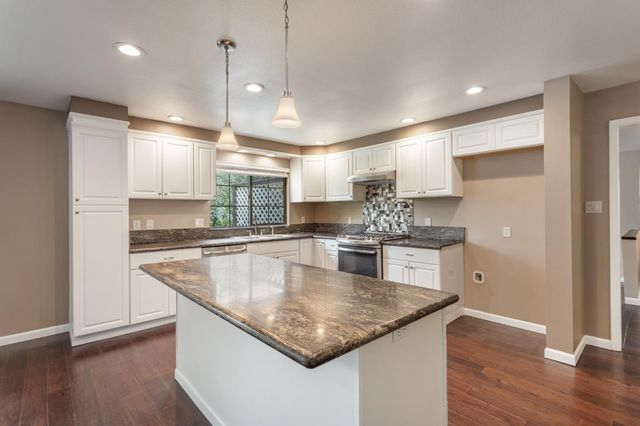 7249 Pine View Dr, Folsom, CA 95630