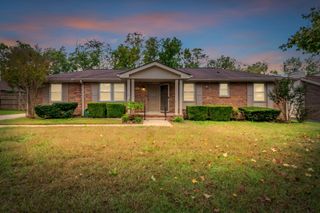 7453 Harrow Dr, Nashville, TN 37221