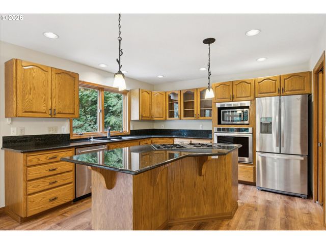 1593 Nw JENNIFER Pl, Portland, OR 97229