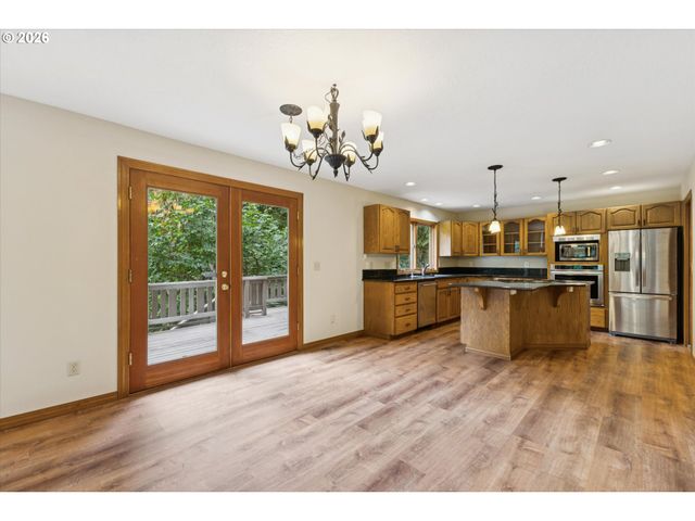 1593 Nw JENNIFER Pl, Portland, OR 97229