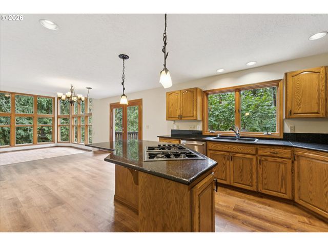 1593 Nw JENNIFER Pl, Portland, OR 97229