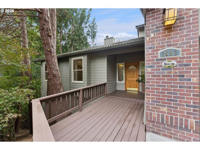 1593 Nw JENNIFER Pl, Portland, OR 97229