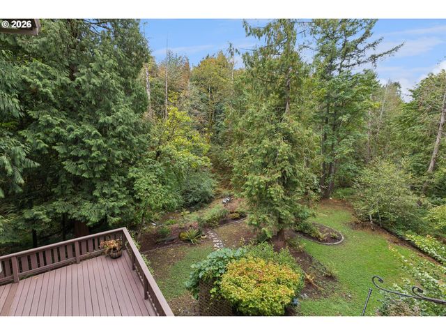 1593 Nw JENNIFER Pl, Portland, OR 97229