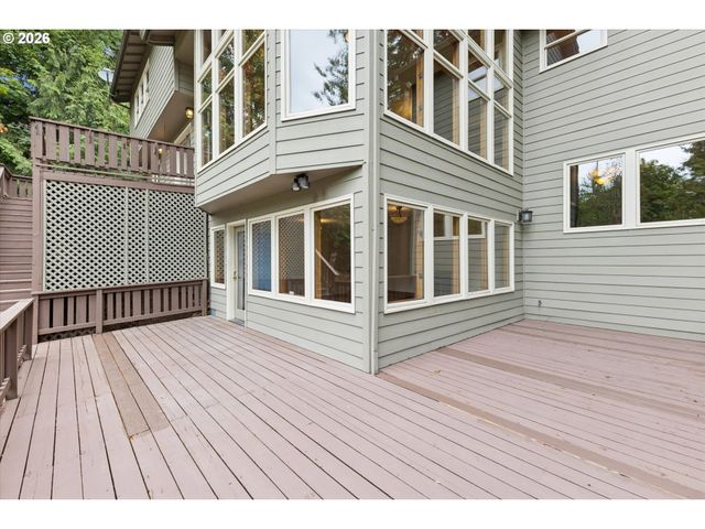 1593 Nw JENNIFER Pl, Portland, OR 97229