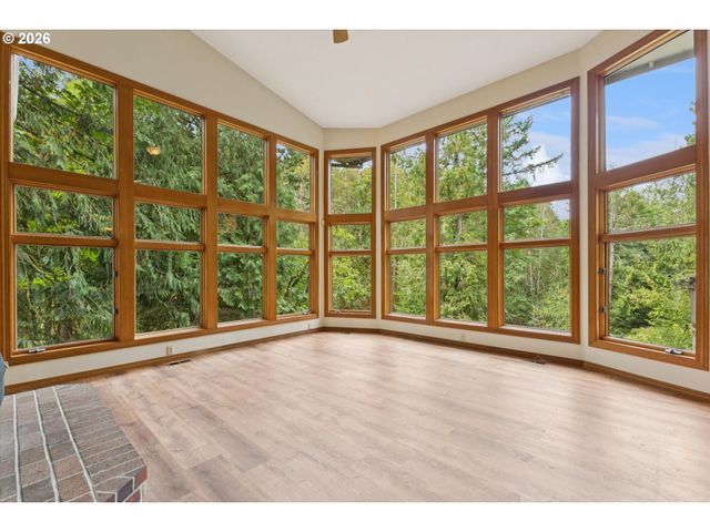 1593 Nw JENNIFER Pl, Portland, OR 97229