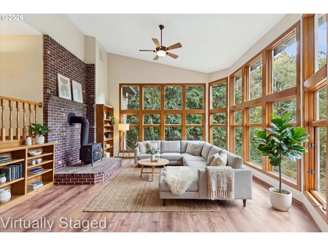 1593 Nw JENNIFER Pl, Portland, OR 97229