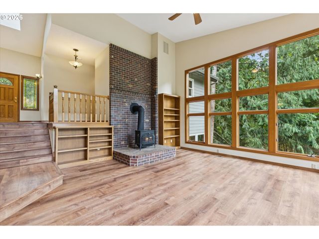 1593 Nw JENNIFER Pl, Portland, OR 97229