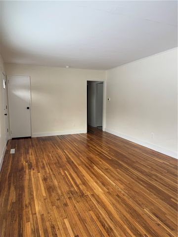 8 Finucane Road, Henrietta, NY 14623