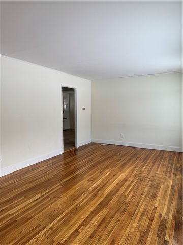 8 Finucane Road, Henrietta, NY 14623