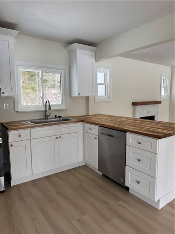 8 Finucane Road, Henrietta, NY 14623