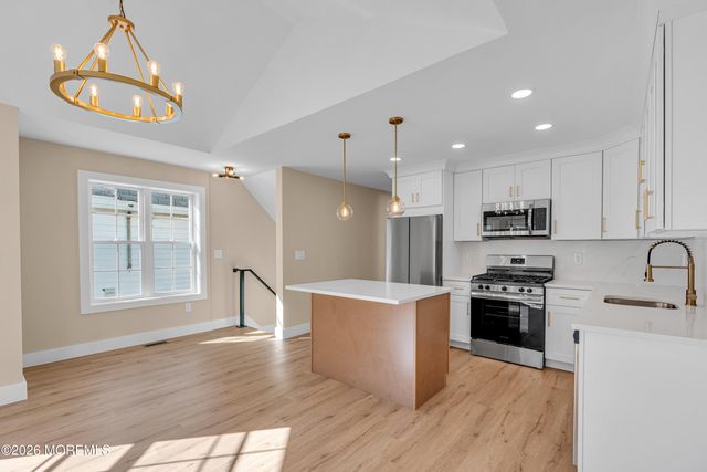 39 Seadrift Avenue, Highlands, NJ 07732