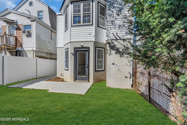 39 Seadrift Avenue, Highlands, NJ 07732