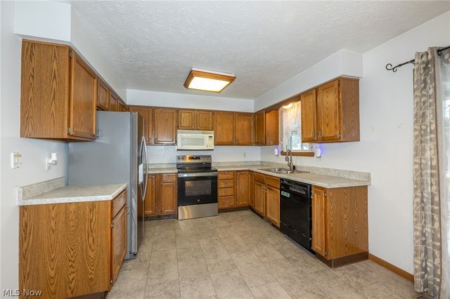 671 W Shore Boulevard, Sheffield Lake, OH 44054