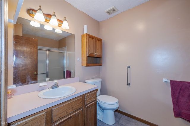 671 W Shore Boulevard, Sheffield Lake, OH 44054